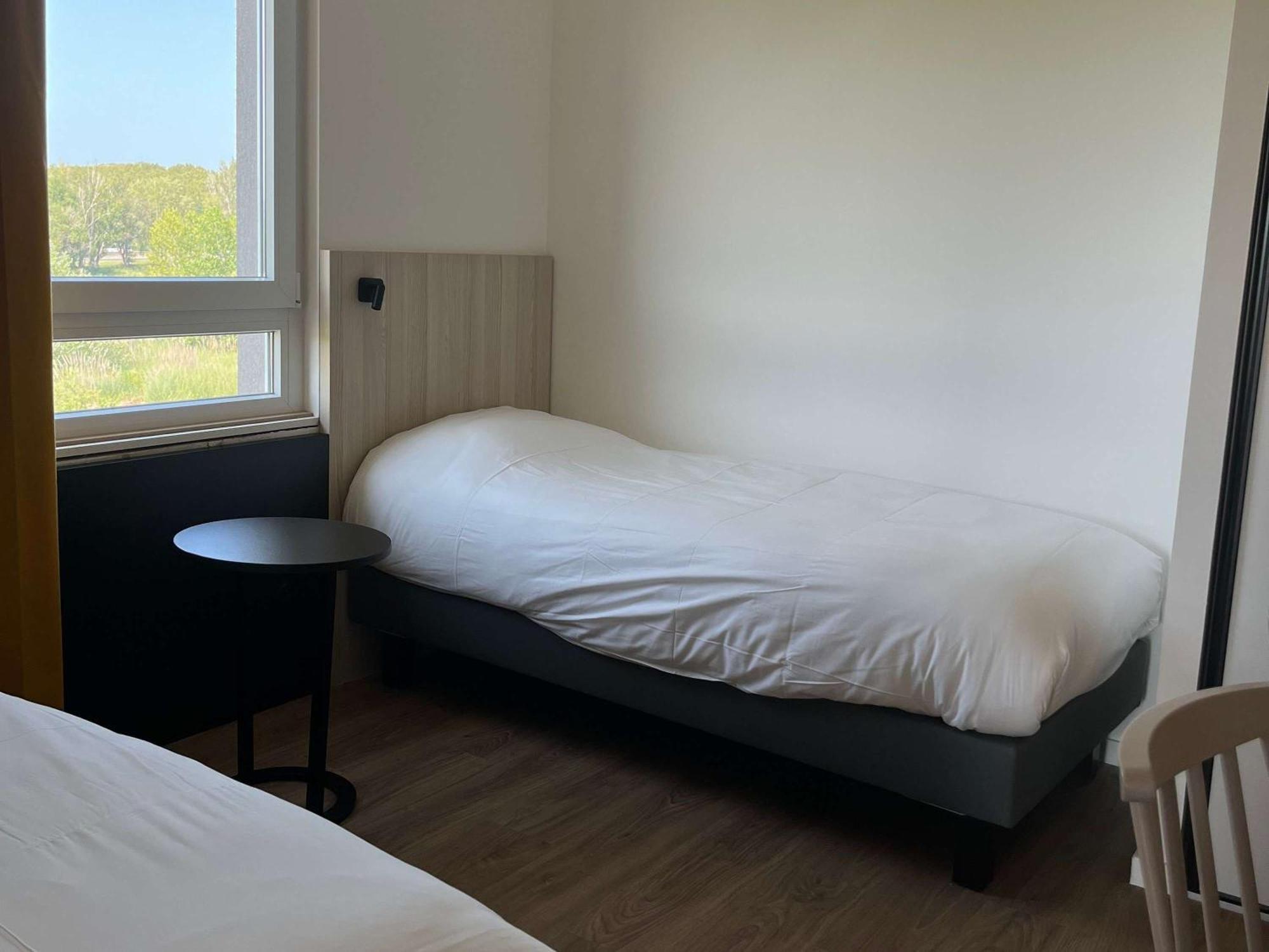 Aparthotel Adagio Access Porte De Camargue Saint-Martin-de-Crau Exterior photo